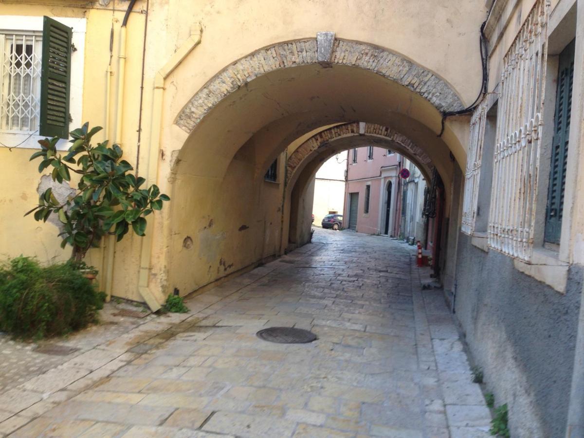 At The Heart Of Old Town Διαμέρισμα Corfu  Δωμάτιο φωτογραφία